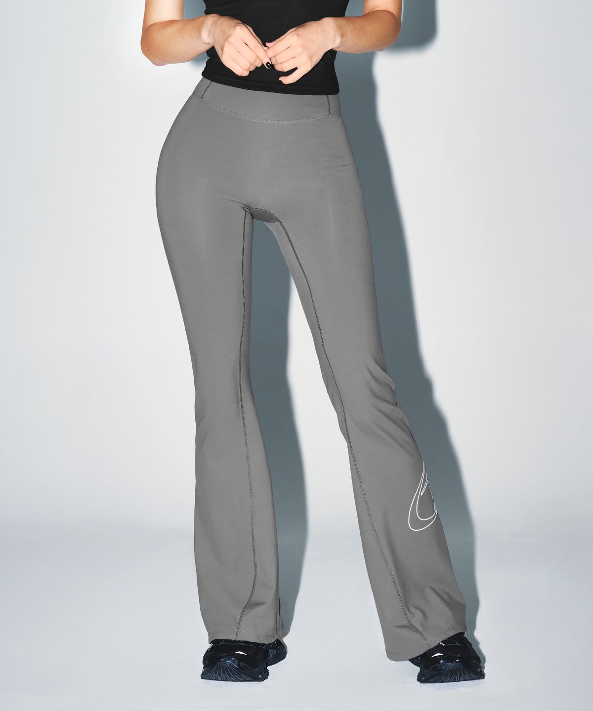 본투윈(BORN TO WIN) W STROKE B FLEECE BOOTS CUT LEGGINGS [CHARCOAL]