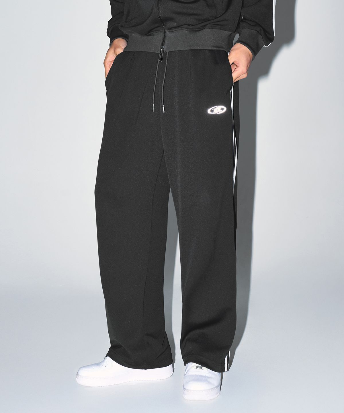 본투윈(BORN TO WIN) CHROME B JERSEY TRACK PANTS [CHARCOAL]