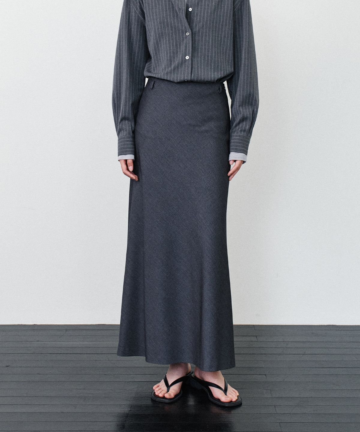 노티아(NOTIA) FLARE MAXI SKIRT - GRAY