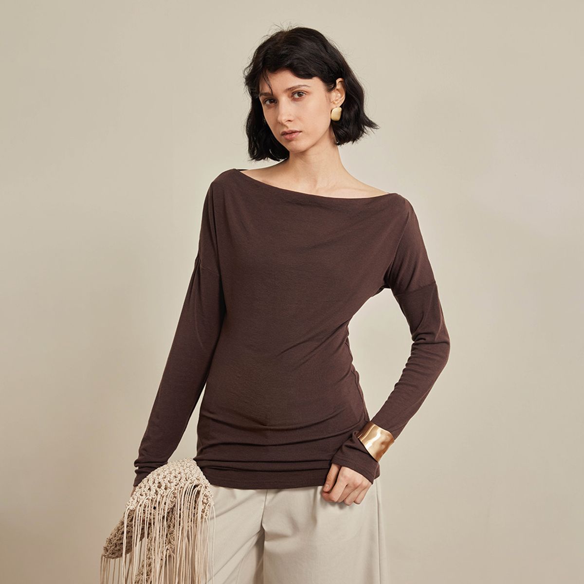 와이와이아이엠(YYIAM) YY_Autumn slanted shoulder top_2color