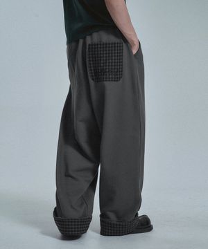 롤업 체크 배색 스웨트팬츠 - 다크그레이