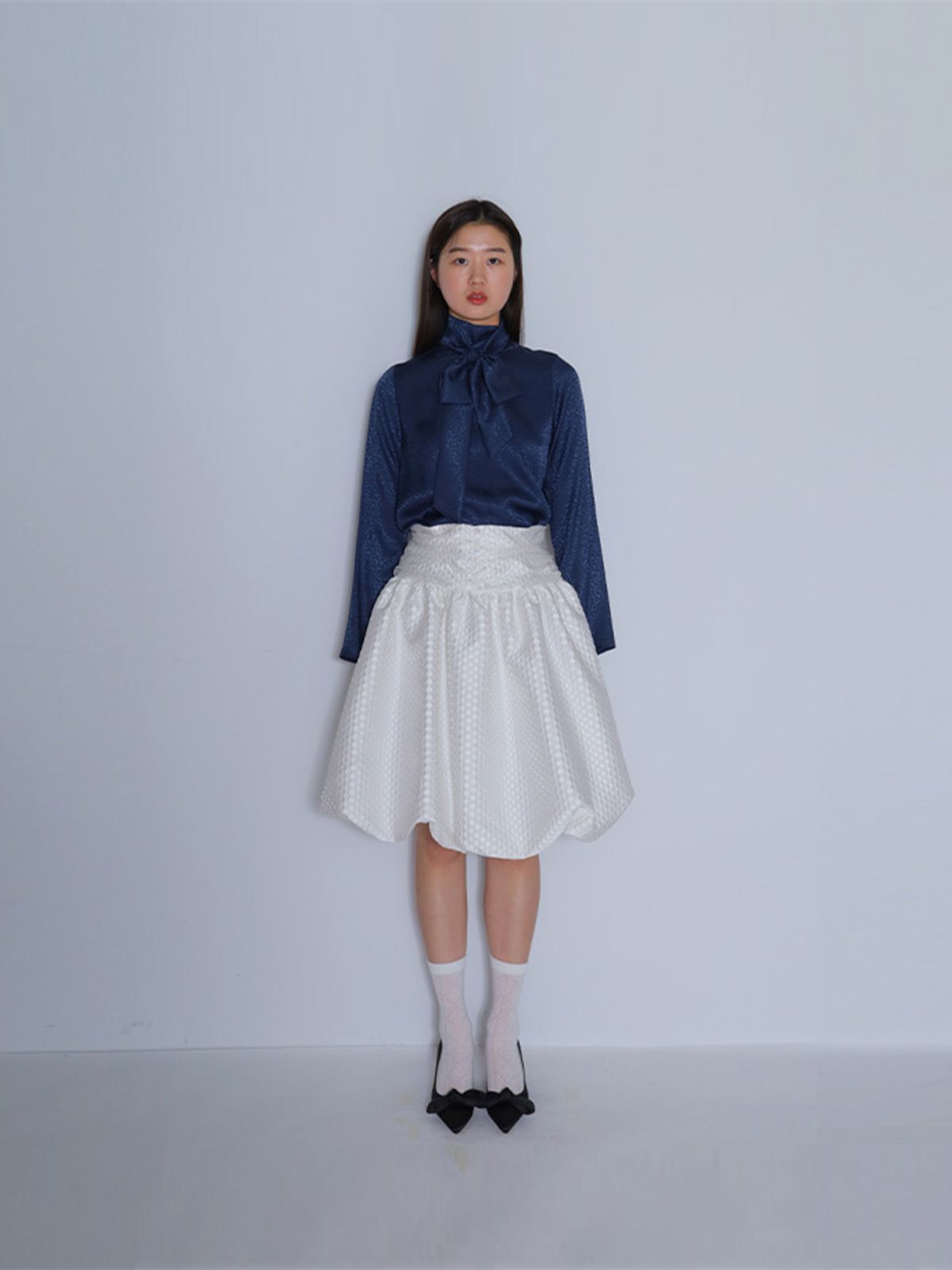 봄날 부티크(BOMNAL BOUTIQUE) 레오파드 타이 블라우스 _ 네이비