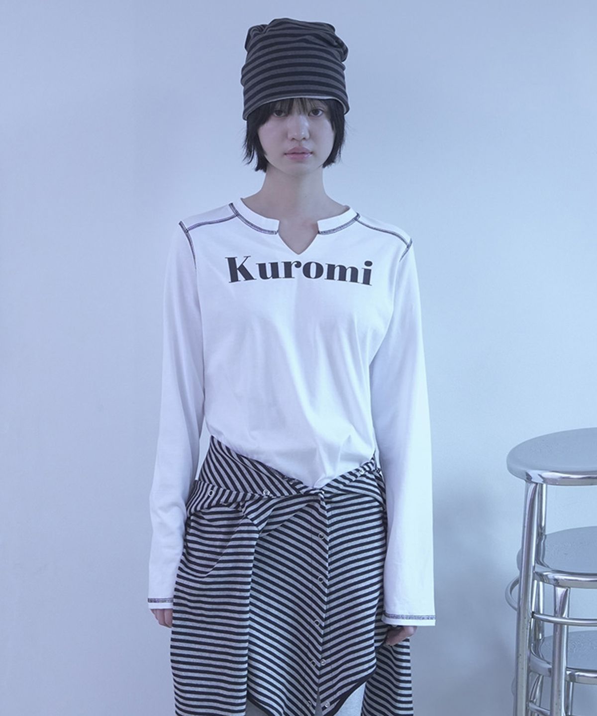 세릭(CERRIC) KUROMI V-NECK TOP / WHITE