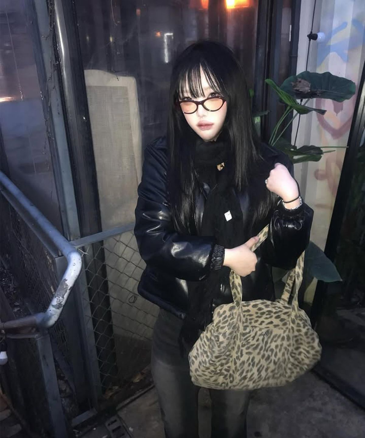 히어리(HEEARI) 오로라 셔링 더플백_레오파드 카멜