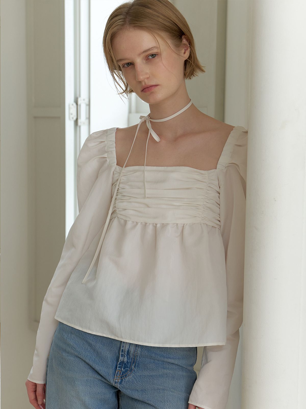 리지(LEEZIE) Starlit Puff Sleeve Blouse (2Colors)