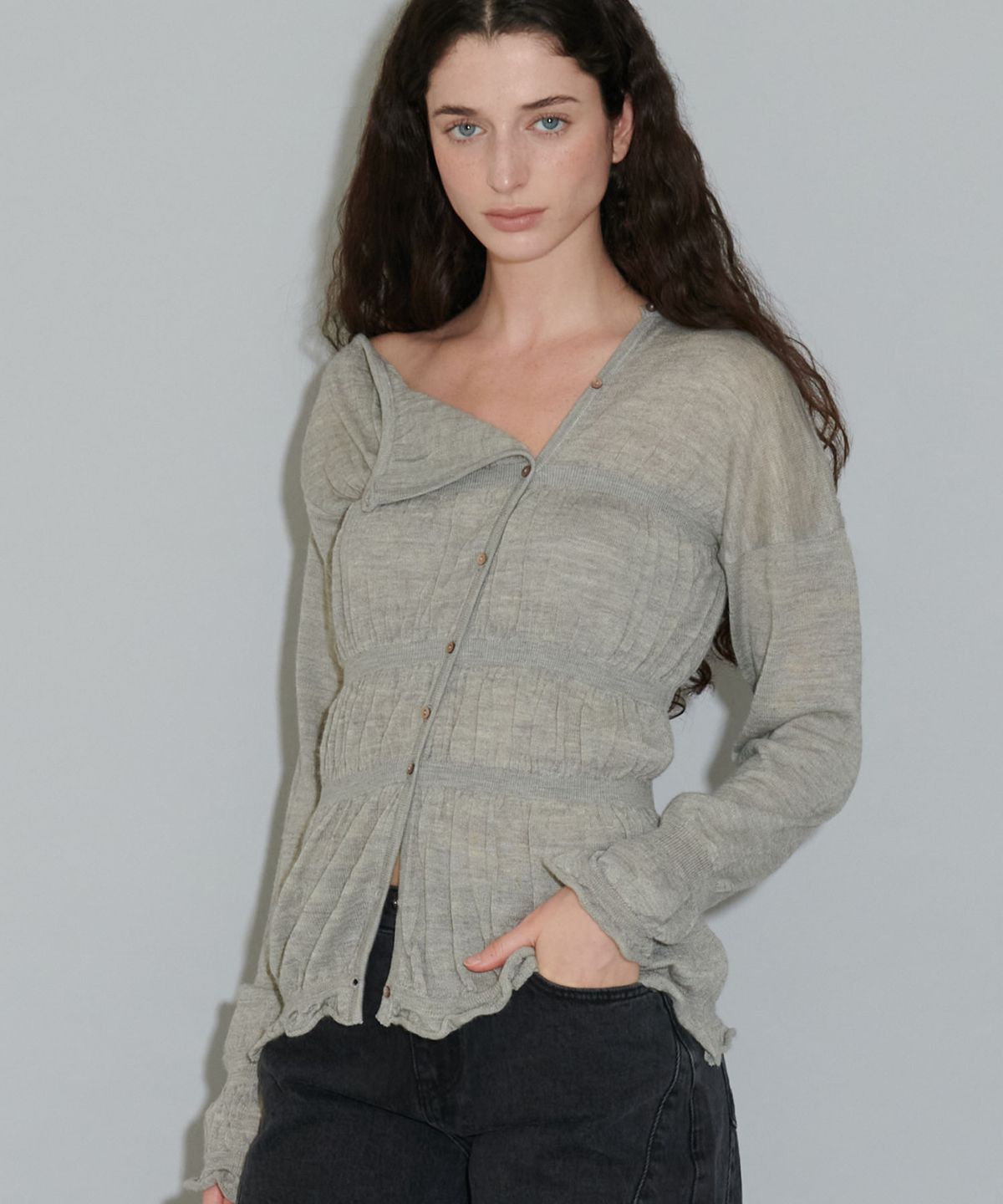 더포르타(THEPORTA) VOLUME SILHOUETTE BUTTON CARDIGAN, GREY