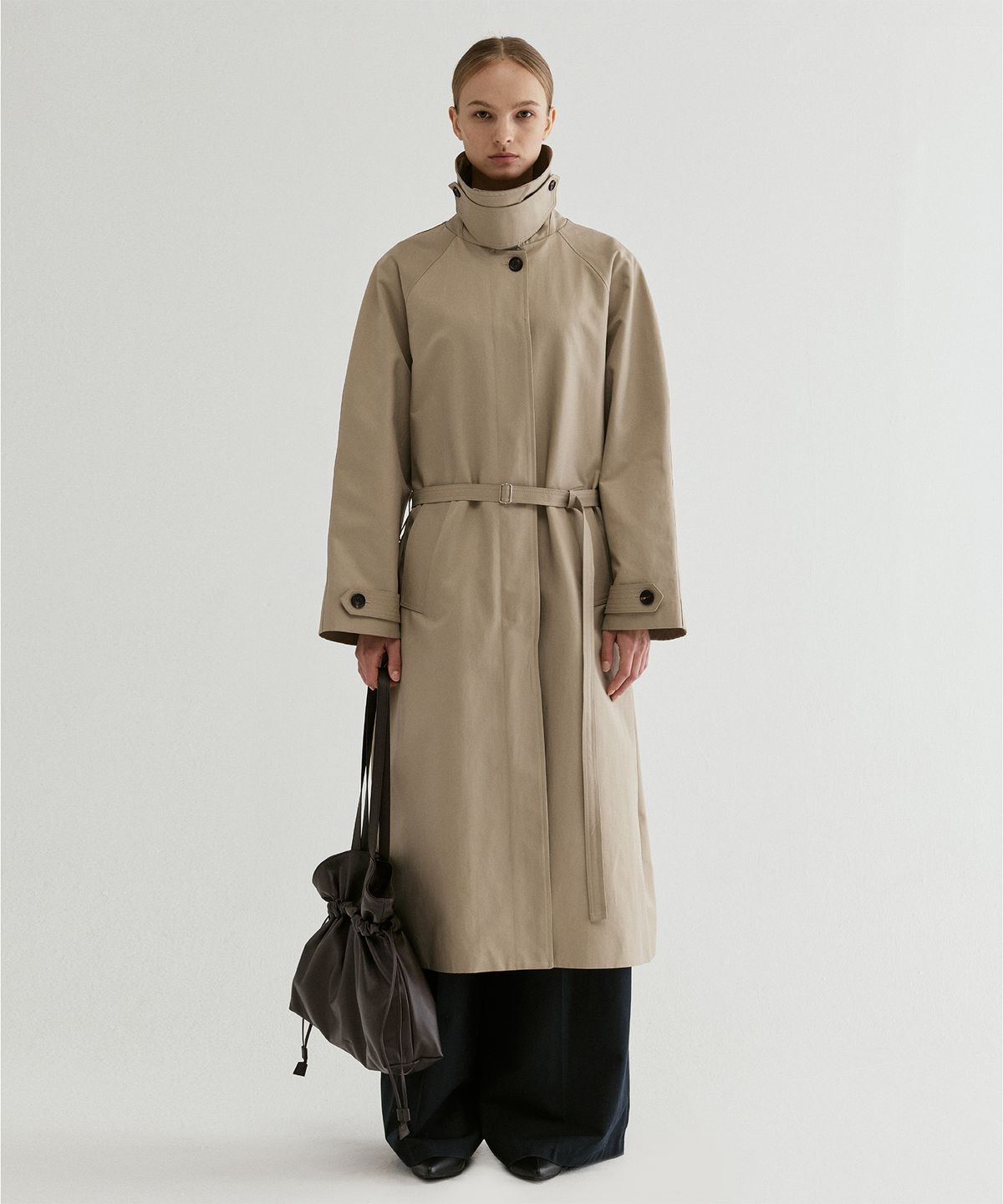 프롬웨얼(FROMWHERE) Belted Raglan Trench Coat Beige