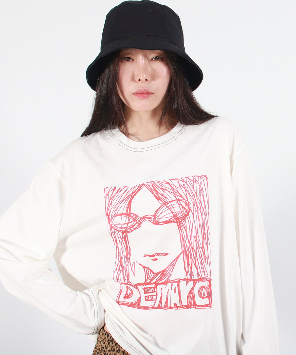 드마크(DEMARC) MARC ILLUST STITCH BOXY LONG SLEEVE - White