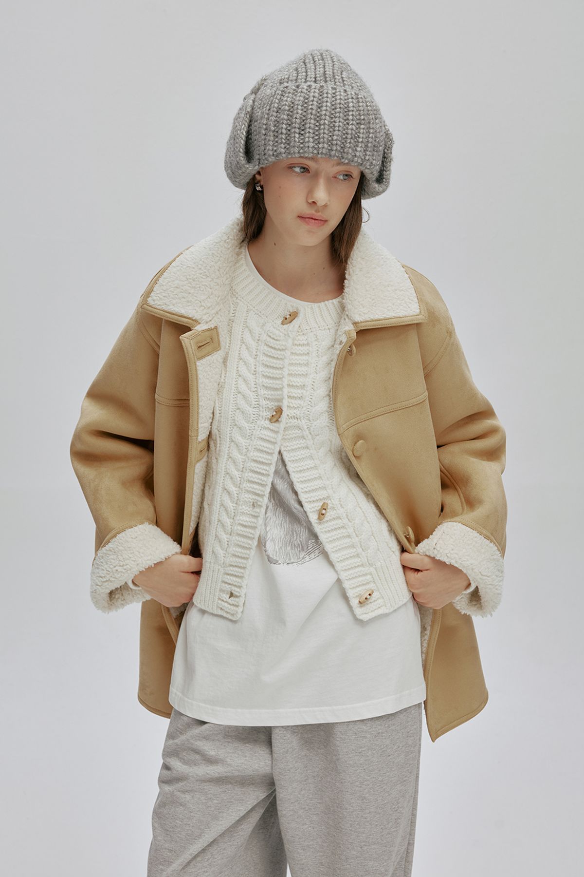 애프터아워즈(AFTERHOURS) WOOL SHEARLING MUSTANG JACKET (SUEDE-BEIGE)