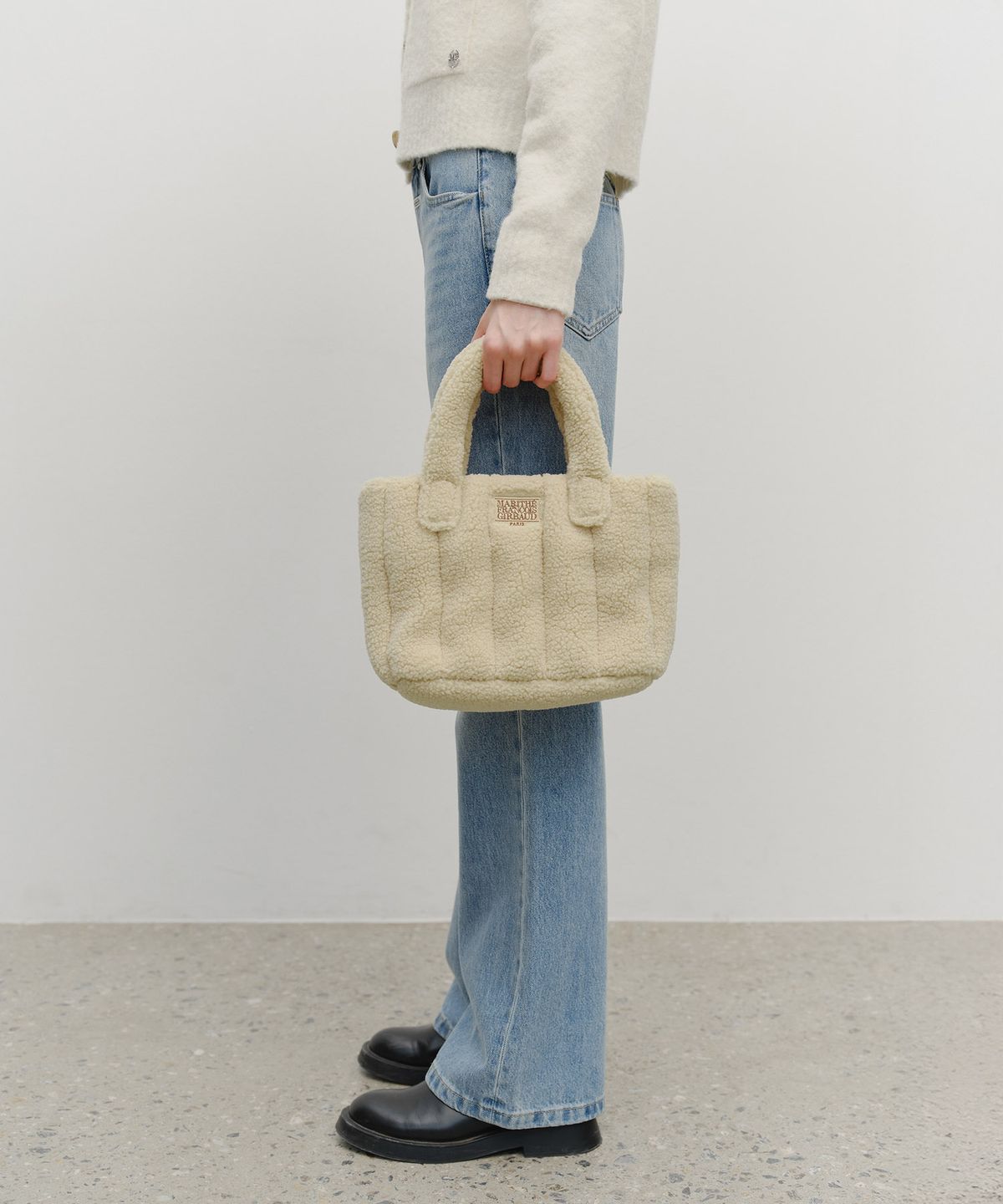 마리떼 프랑소와 저버(MARITHÉ + FRANҪOIS GIRBAUD) CLASSIC LOGO BOUCLE PADDING BAG beige