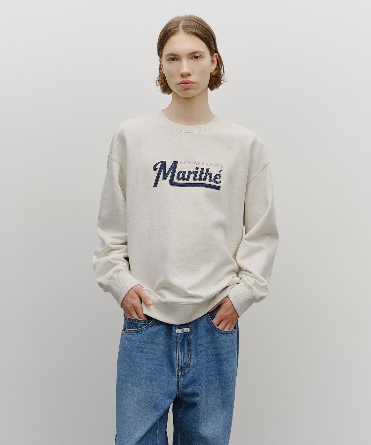 마리떼 프랑소와 저버(MARITHÉ + FRANҪOIS GIRBAUD) APPLIQUE LOGO OVERSIZED SWEATSHIRT (BRUSHED) oatmeal