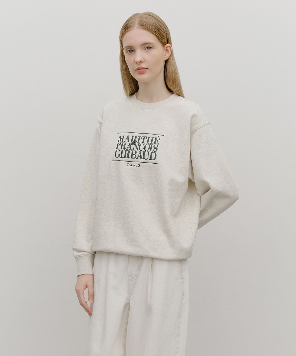 마리떼 프랑소와 저버(MARITHÉ + FRANҪOIS GIRBAUD) CLASSIC LOGO EMBROIDERY SWEATSHIRT (BRUSHED) oatmeal