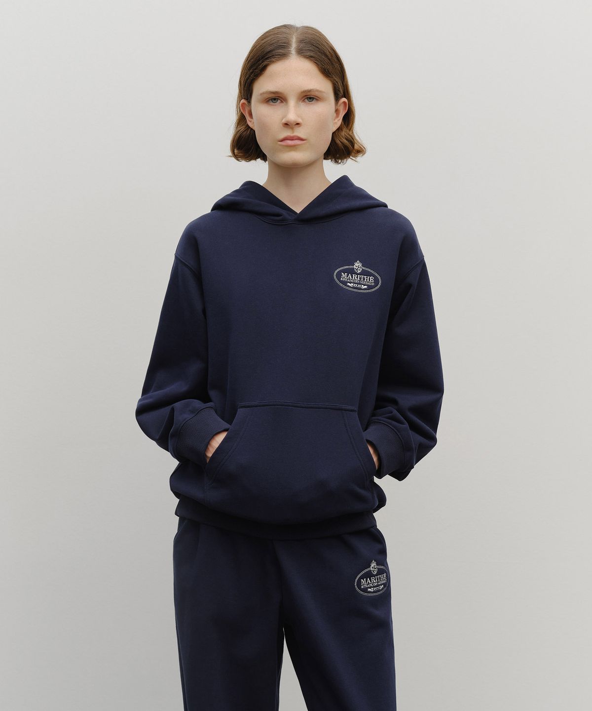 마리떼 프랑소와 저버(MARITHÉ + FRANҪOIS GIRBAUD) CROWN CREST SYMBOL HOODIE (BRUSHED) navy