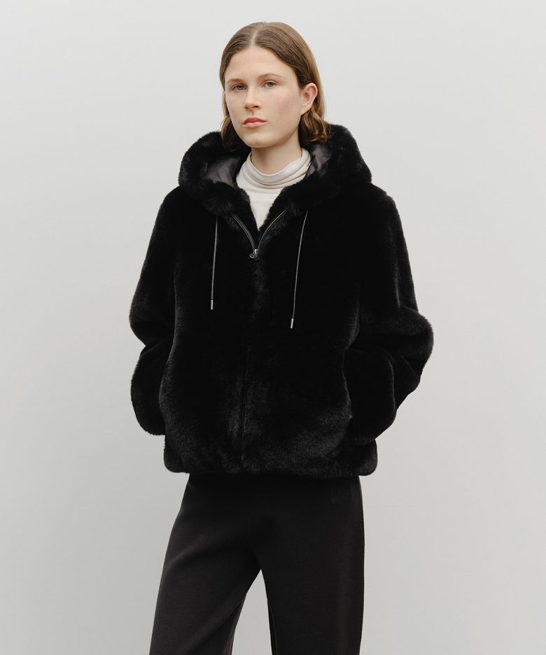 W HOODED FAUX FUR JACKET black