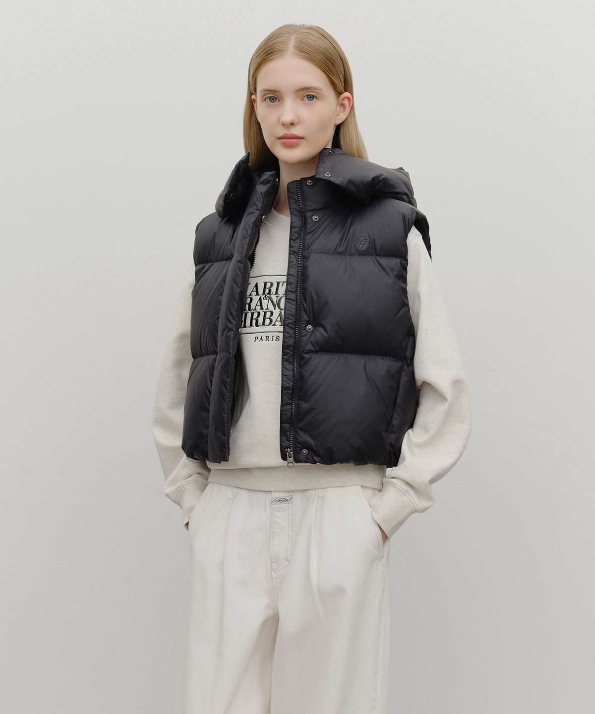 마리떼 프랑소와 저버(MARITHÉ + FRANҪOIS GIRBAUD) W CIRCLE LOGO CROP HOODED DOWN VEST black
