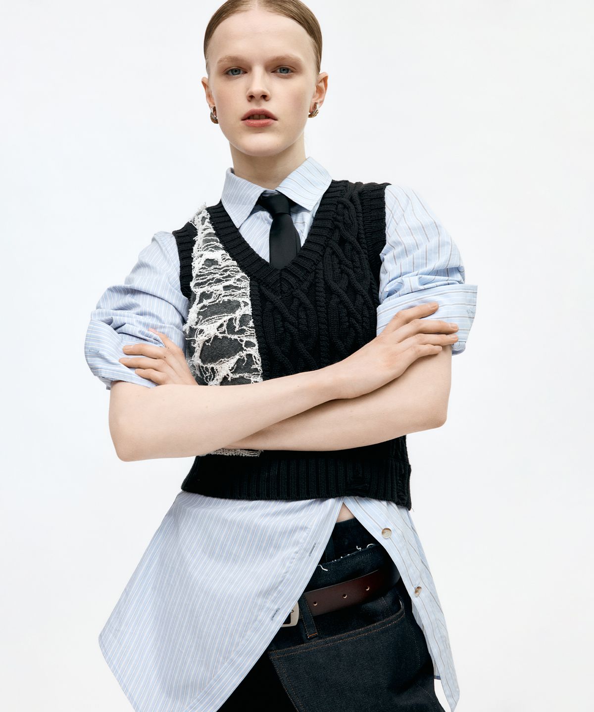 앤더슨벨(ADSB ANDERSSON BELL) BOUCLE CABLE PATCHWORK KNIT VEST atb1355w(CHARCOAL)