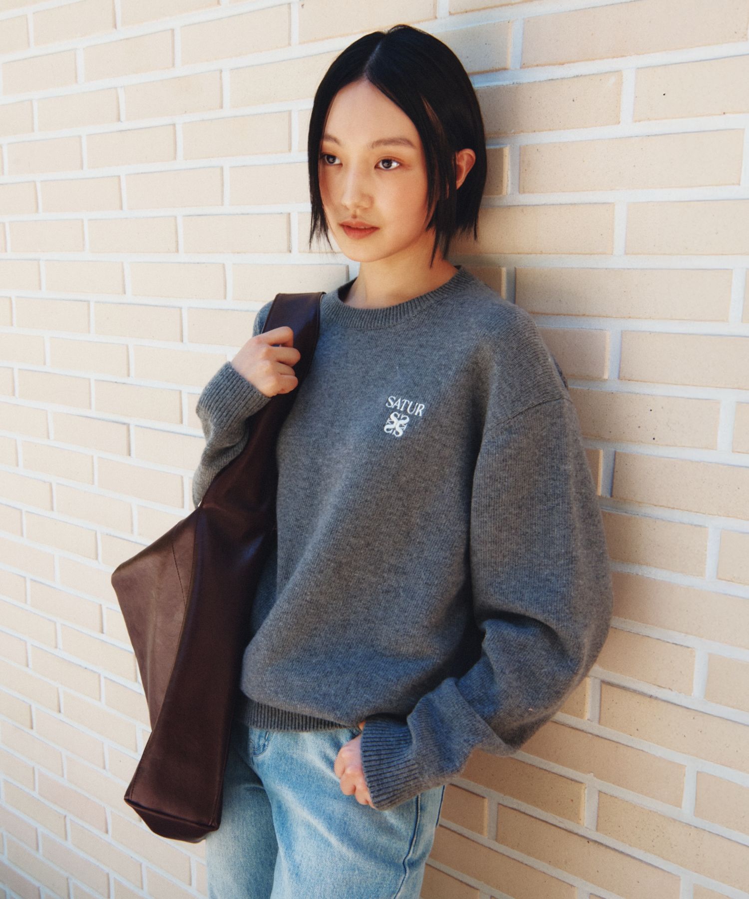MUSINSA公式 | SATUR Lauren Classic Logo Knit Charcoal