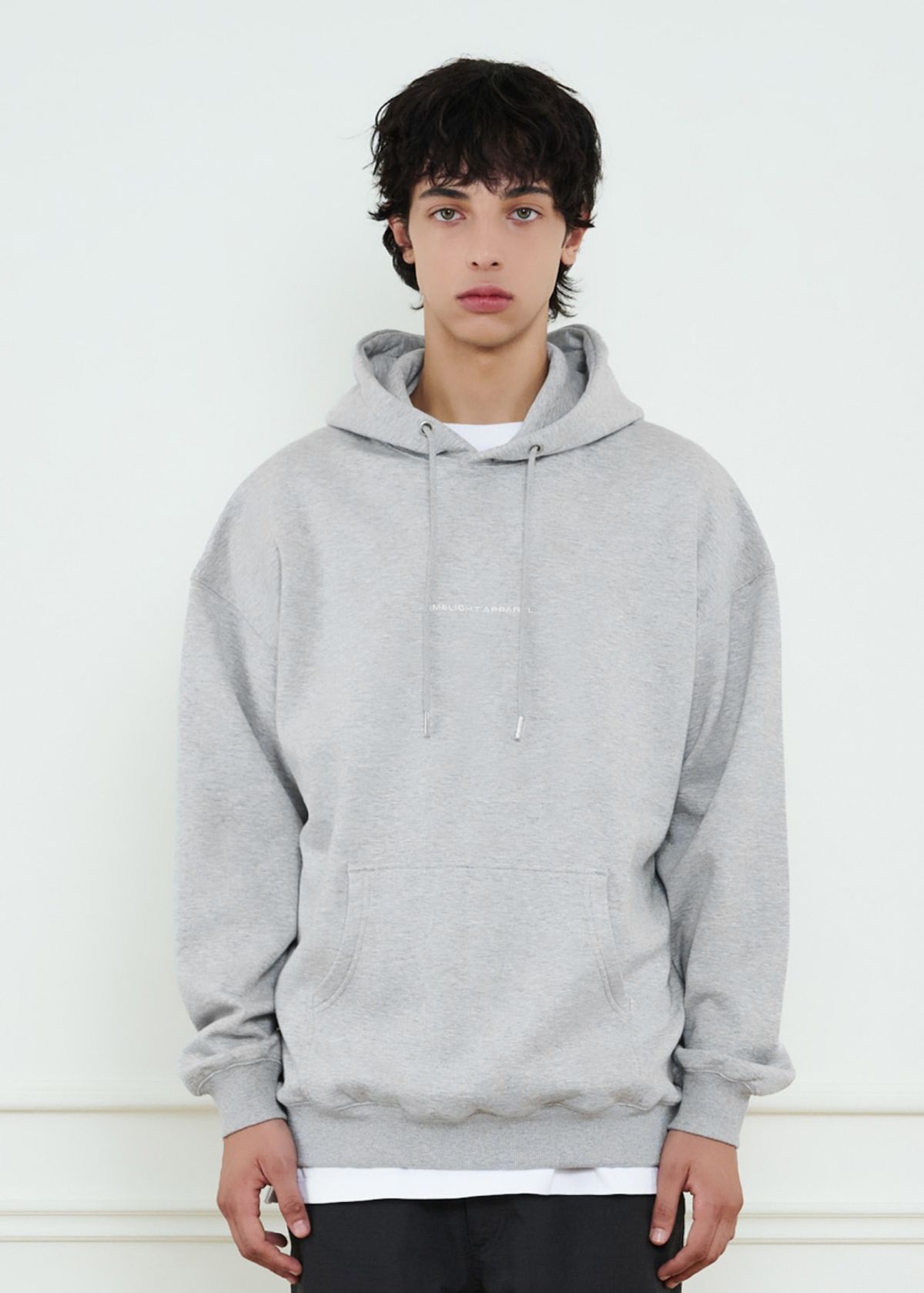 라임라잇 어패럴(LIMELIGHT APPAREL) 어패럴 자수 심플 로고 오버사이즈 후디 (그레이 멜란지/화이트)