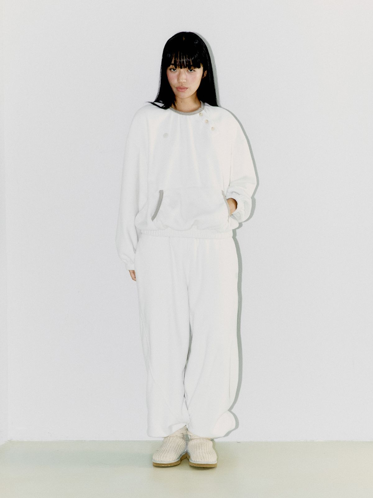 오피쉬(OAFISH) DIAGONAL FLEECE SWEAT SET UP, IVORY