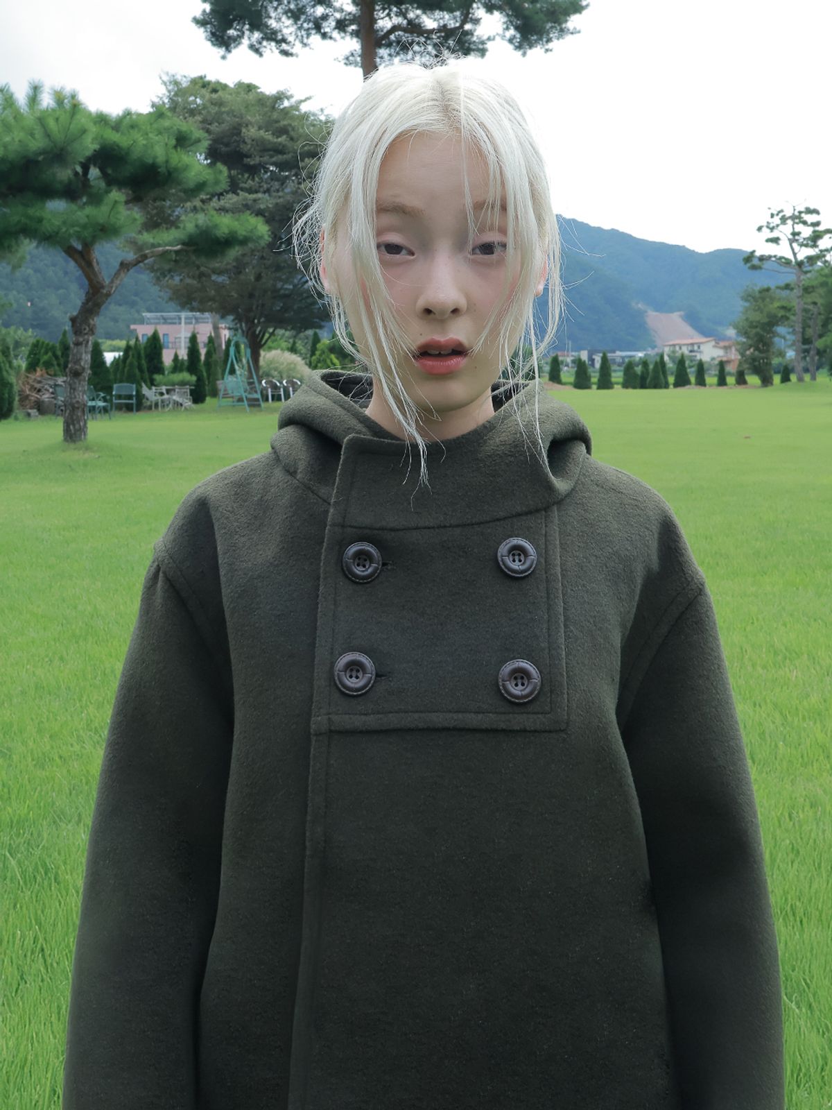 오피쉬(OAFISH) QUAD BUTTON SHORT COAT, KHAKI