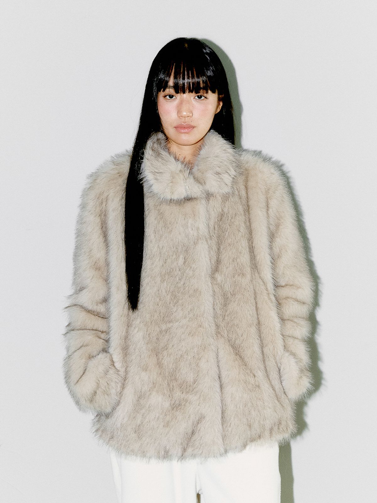 오피쉬(OAFISH) FLUFFY MIX FUR JACKET, LIGHT GRAY