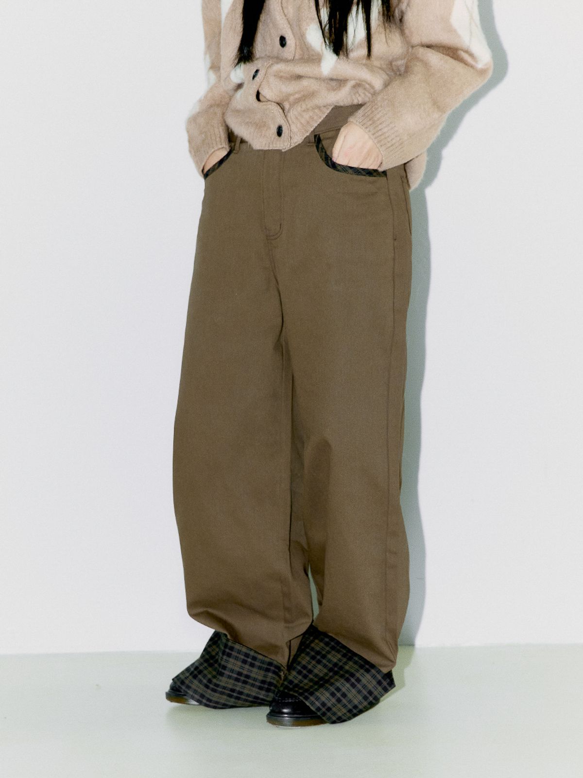 오피쉬(OAFISH) CHECK ROLL UP COTTON PANTS, BROWN
