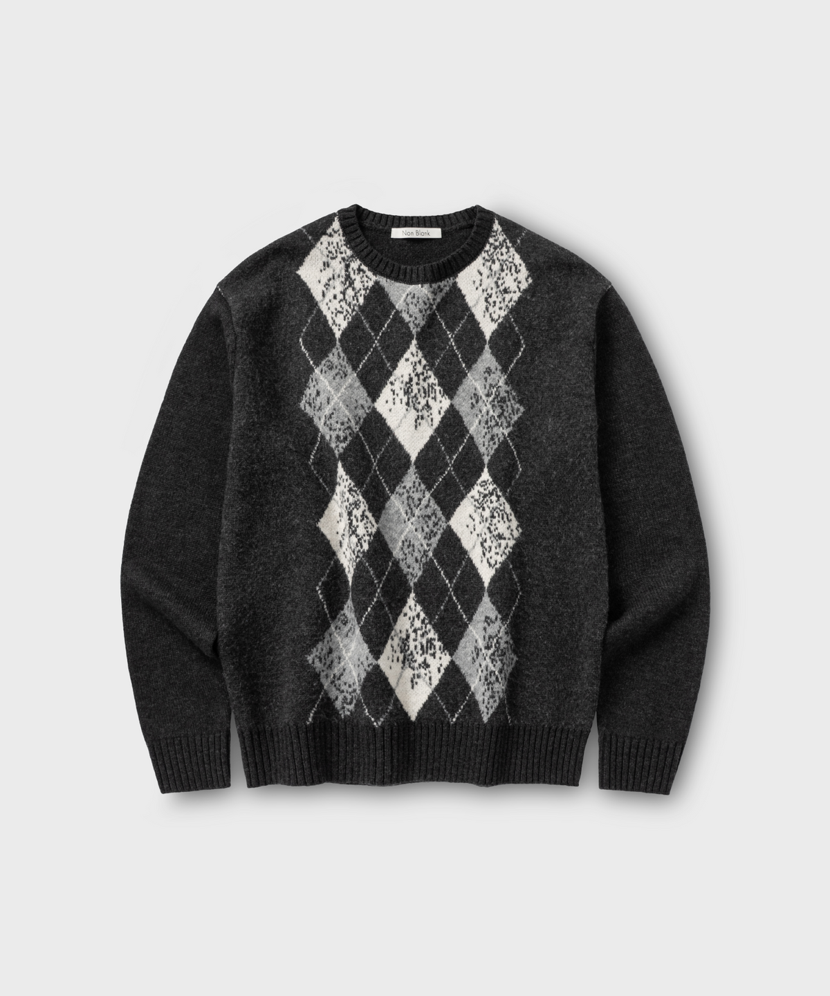넌블랭크(NONBLANK) 아가일 패턴 크루넥 니트_DARK GREY