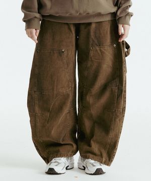 피치 더블니 카펜터 커브드 데님(브라운)