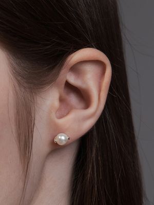 [sv925] petite pearl studs earring