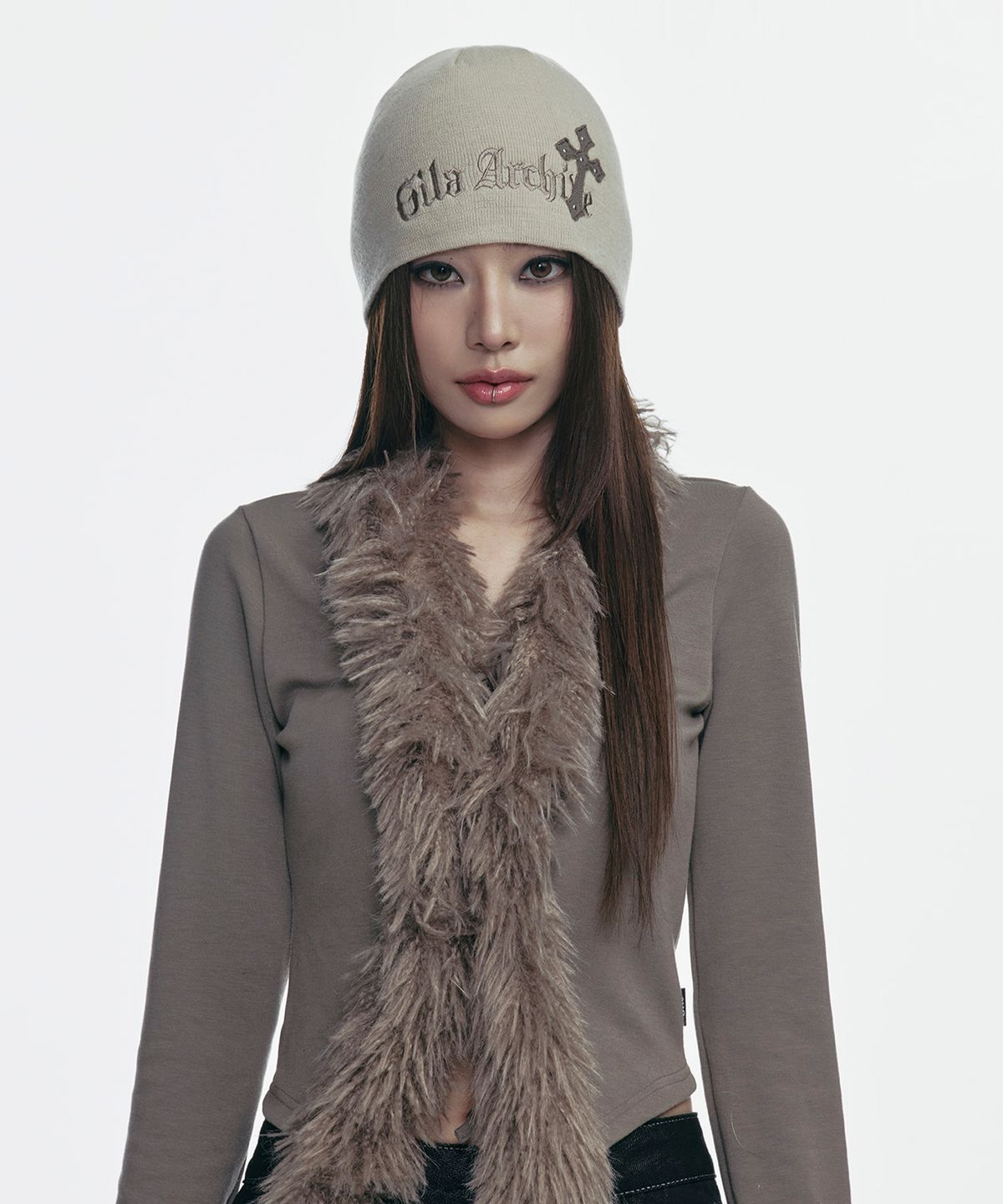 길라아카이브(GILAARCHIVE) CROSS PATCHED LOGO BEANIE_BEIGE