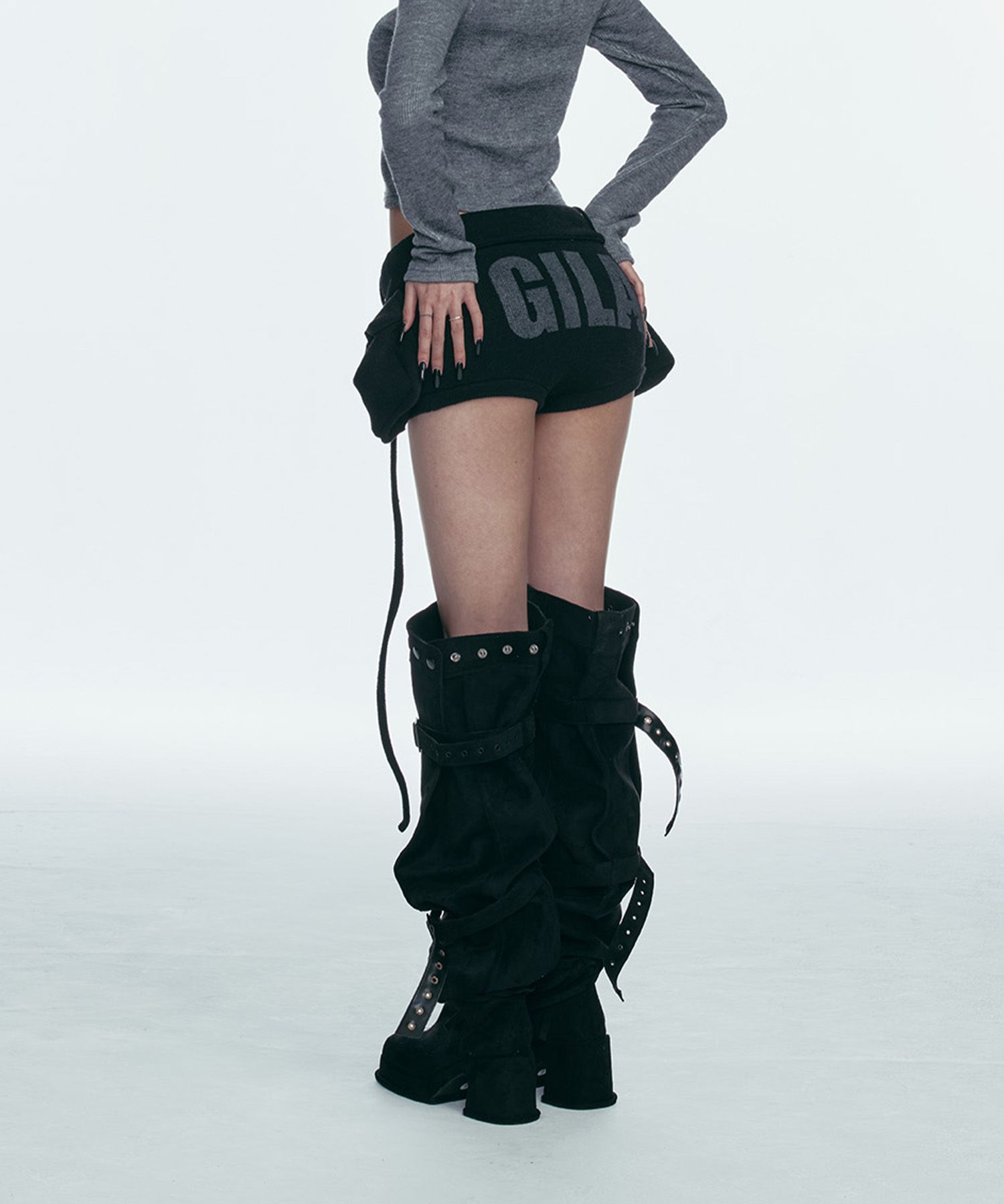 길라아카이브(GILAARCHIVE) BOLD LOGO POCKET KNIT SHORTS_BLACK