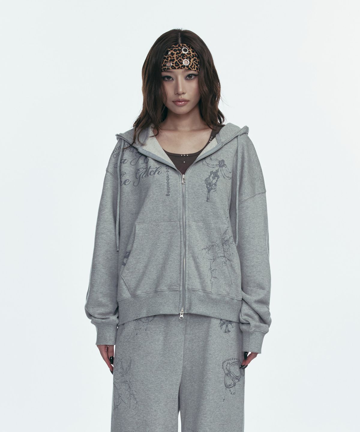 길라아카이브(GILAARCHIVE) TATTOOED GRAPHIC HOOD ZIP-UP_GREY
