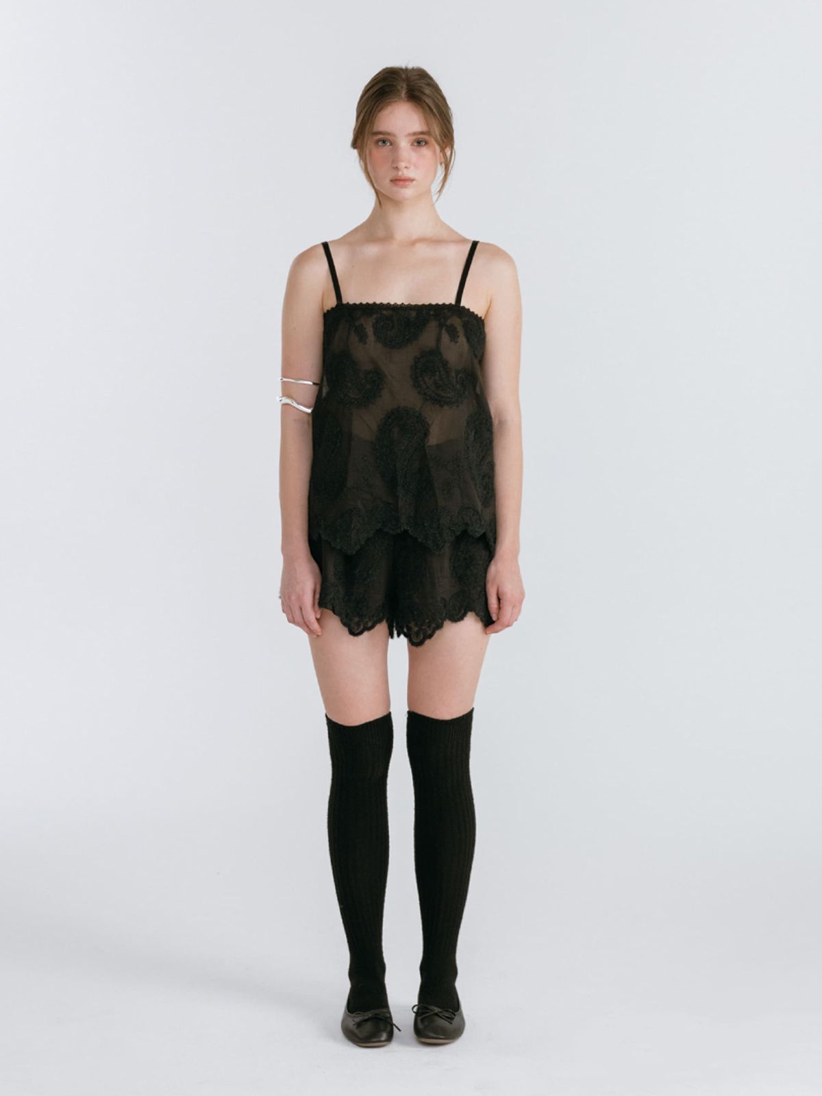 모이페어(MOIFAIRE) PAISLEY SEE-THROUGH SHORTS / BLACK