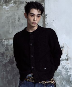 [0083] 부클 라운드 넥 가디건 - 블랙