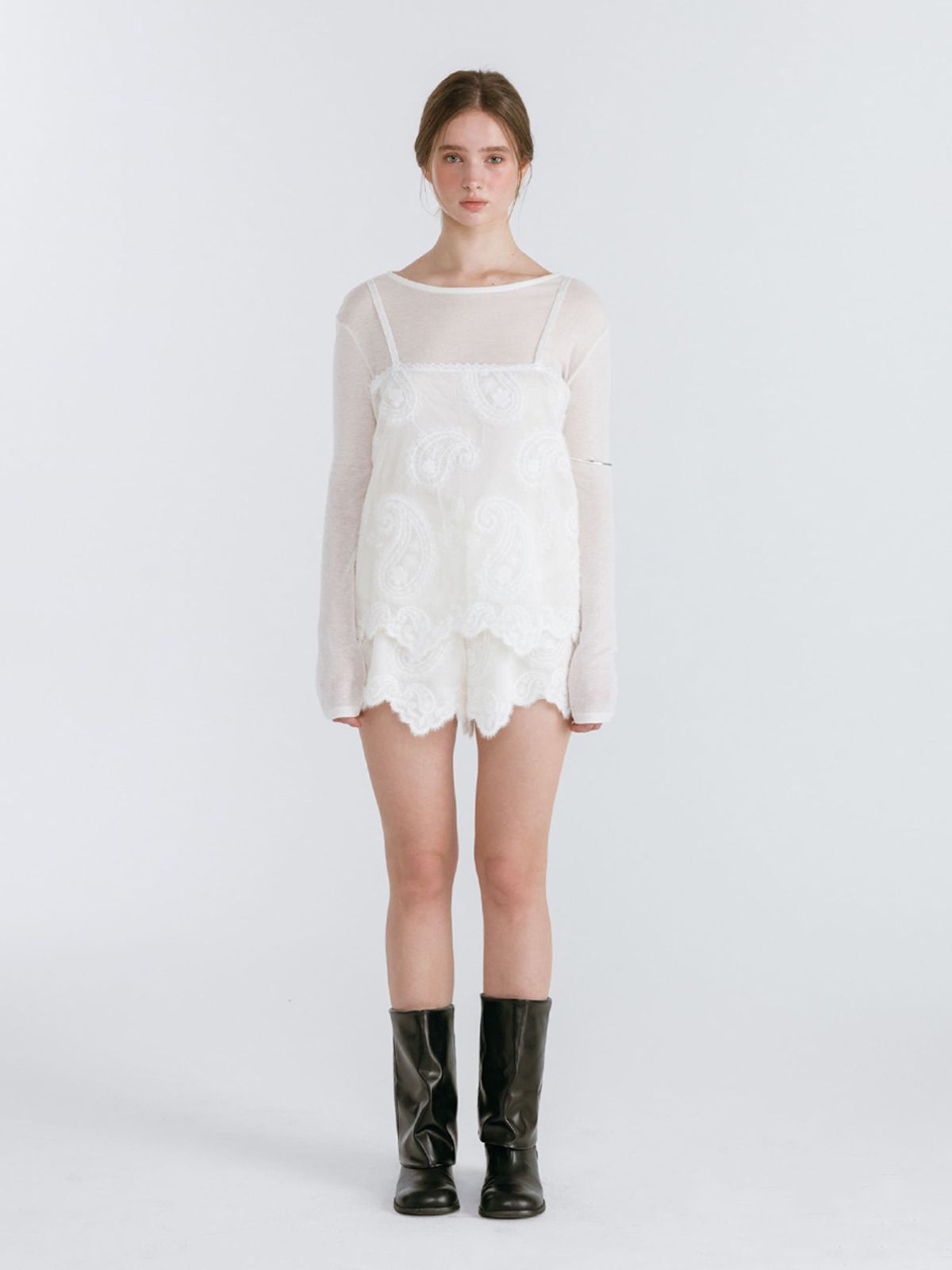 모이페어(MOIFAIRE) PAISLEY SEE-THROUGH SHORTS / IVORY