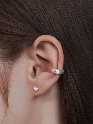 [sv925] texture crescent ear-cuff