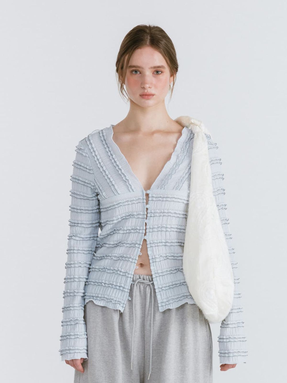 모이페어(MOIFAIRE) FRILL BUTTON CARDIGAN / SKYBLUE