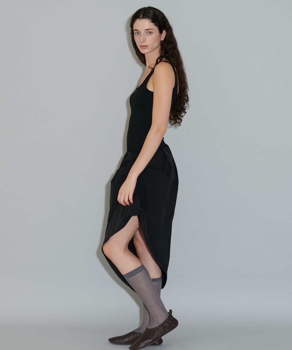 더포르타(THEPORTA) MIXED TEXTURE SLEEVELESS DRESS, BLACK