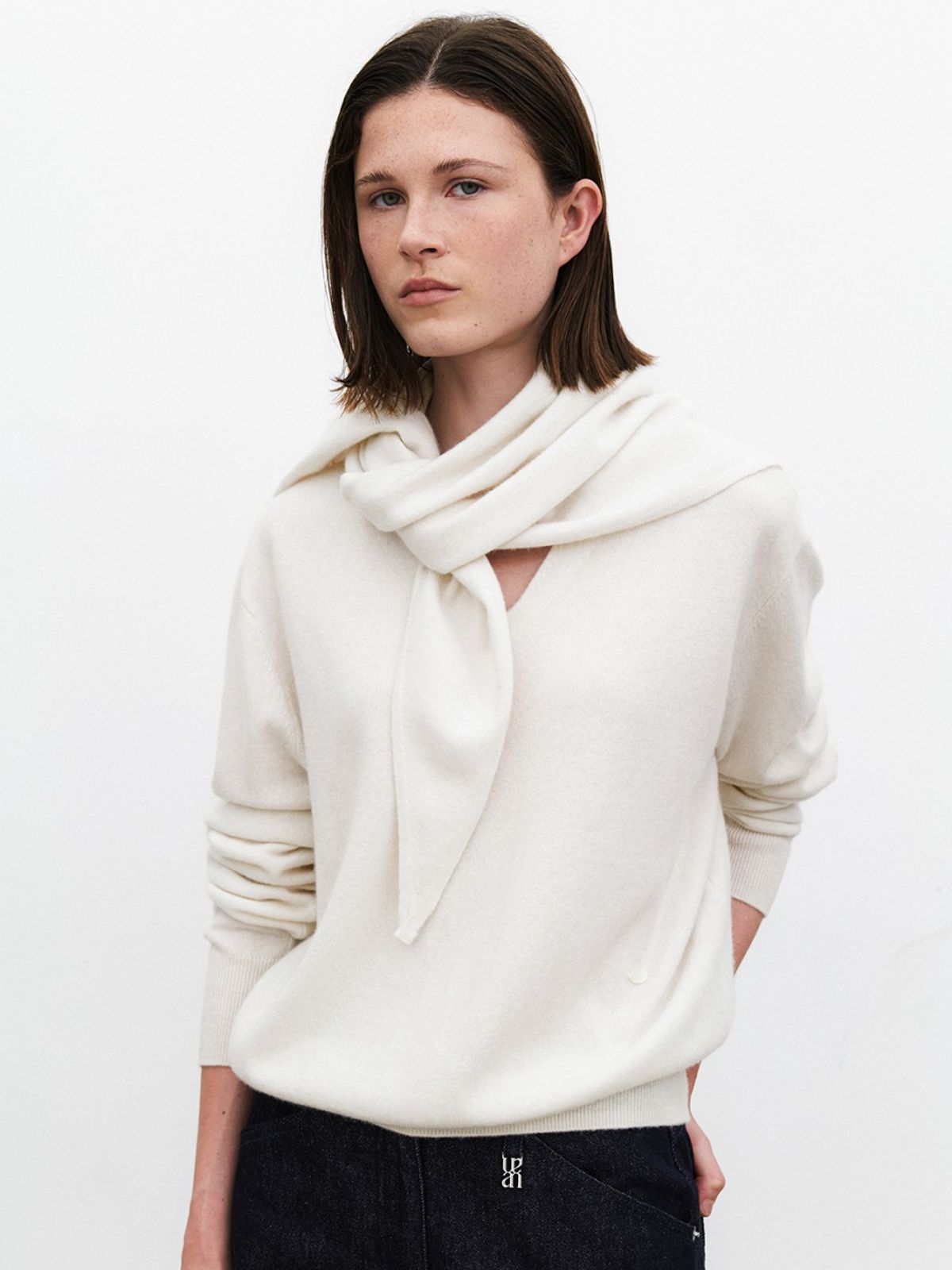 아틀리에 나인(ATELIER NAIN) ESSENTIAL CASHMERE DEEP V-NECK KNIT(T-7125) CREAM