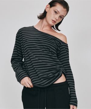 스트라이프 원숄더 레귤러핏 롱슬리브