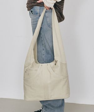 진 모티브 오버사이즈 숄더백 (베이지)