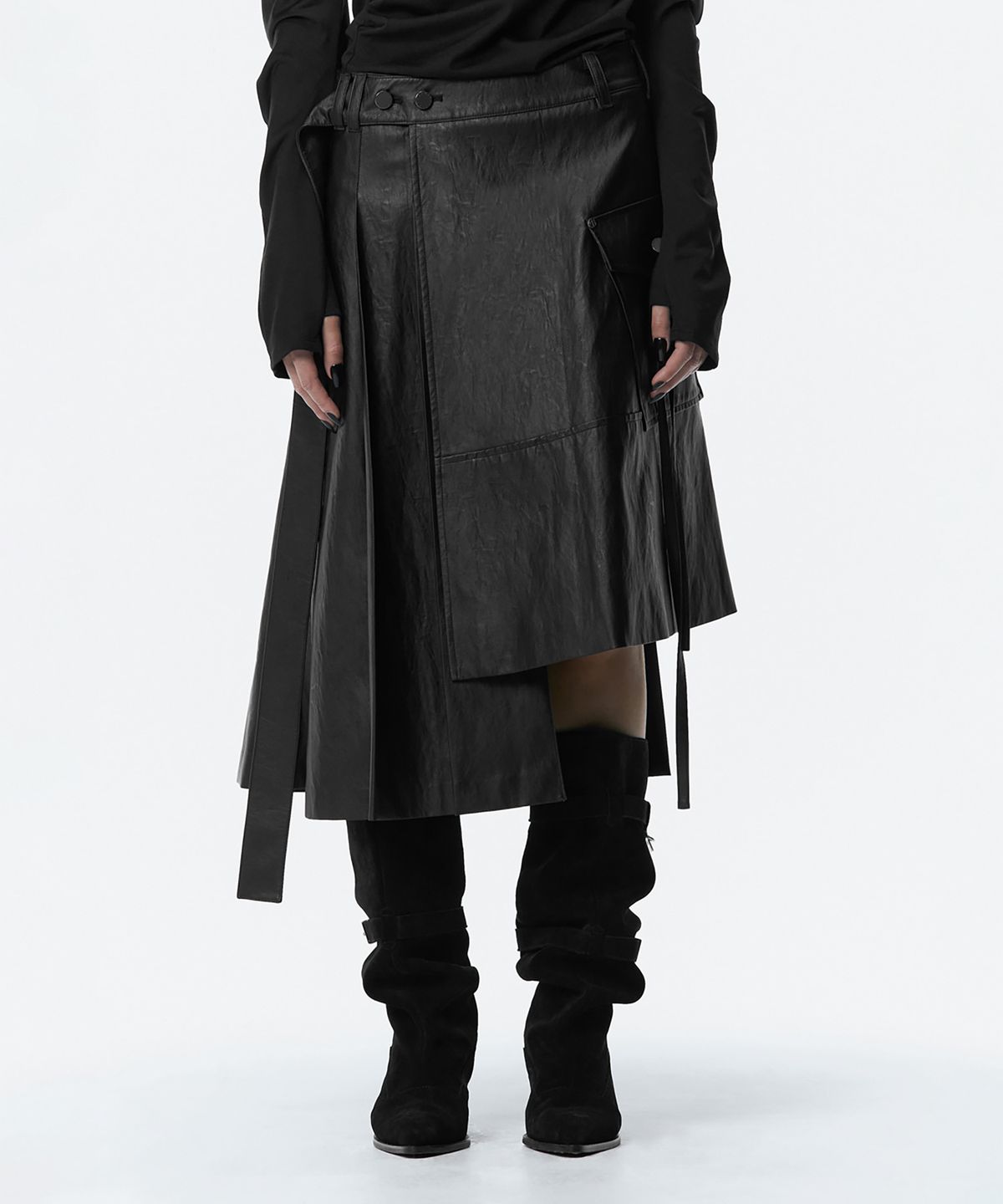 트리밍버드(TREEMINGBIRD) Pleated Leather Wrap Skirt [ Black ]