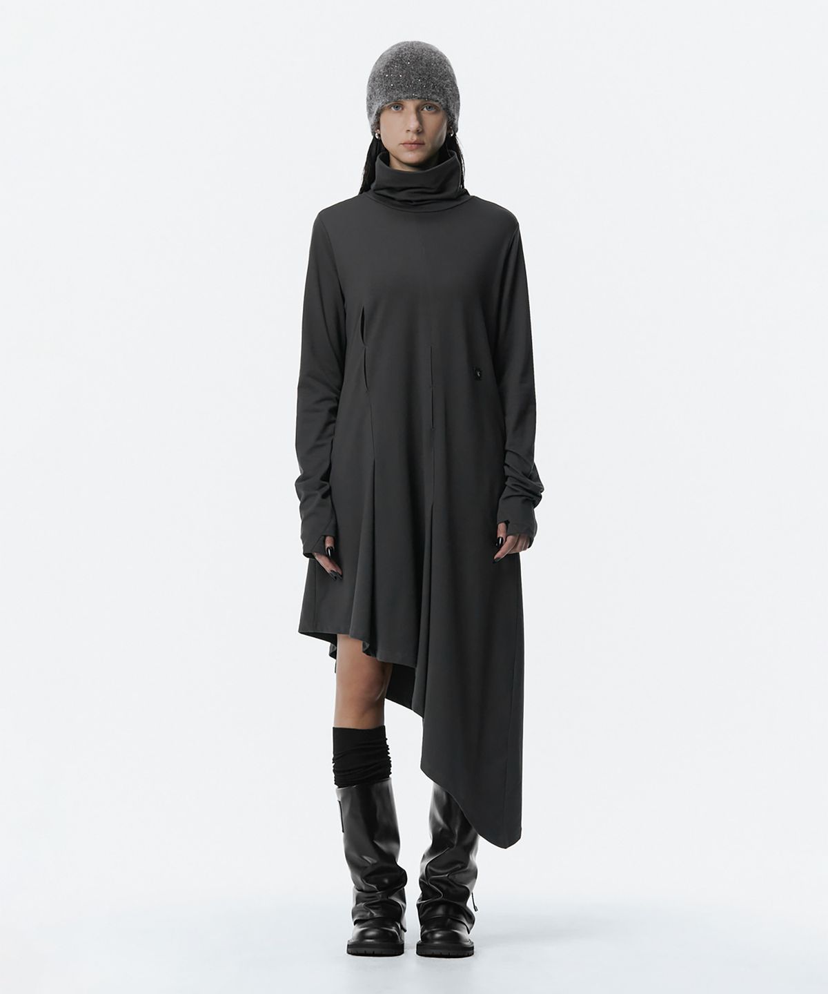 트리밍버드(TREEMINGBIRD) Turtleneck Pintuck Jersey One-piece [ Charcoal ]