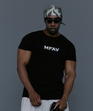 마크드 머슬핏 숏 슬리브 블랙