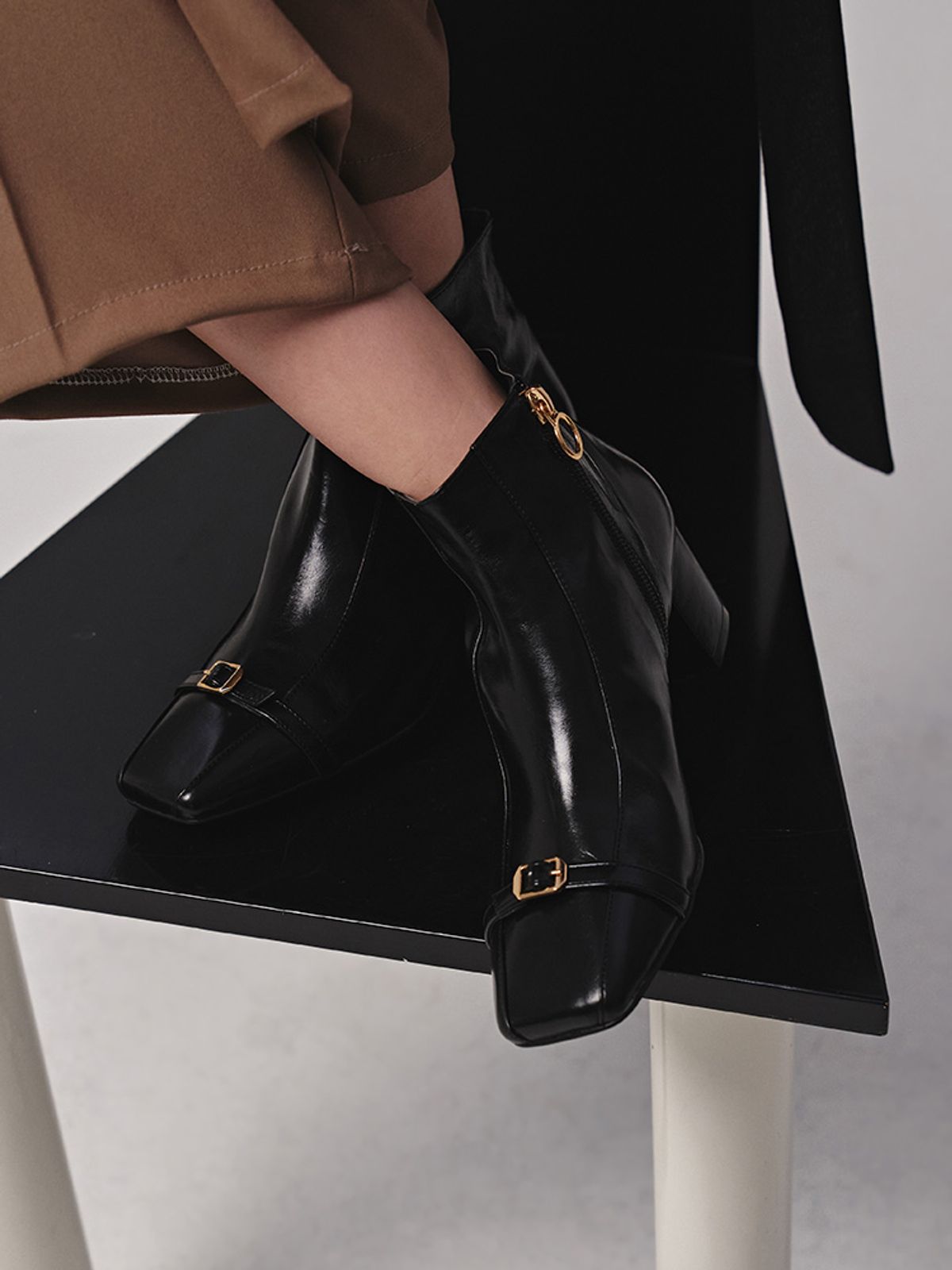 백오브더문(BACK OF THE MOON) Julie ankle boots_black