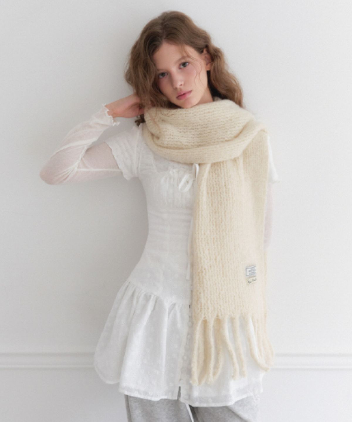 래니래니(RENNYRENNIE) KITTEN HAIRY MUFFLER - 키튼 헤어리 머플러 [ CREAM BEIGE ]