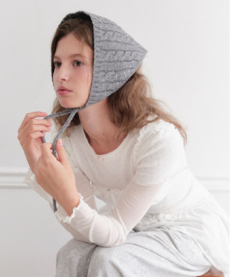 STARRY TRIANGLE BONNET EARCUFFS - 스테리 트라이앵글 보넷  [ GREY ]
