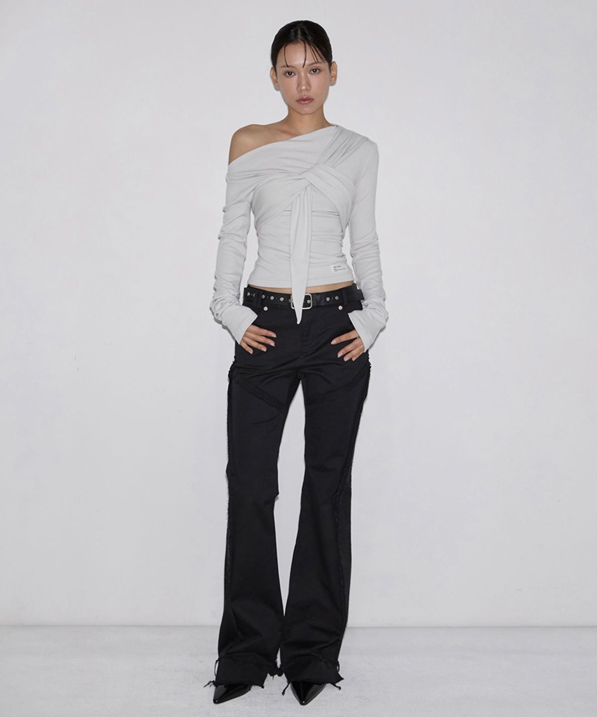 이네기(INEGI) Drape Flow Tie Long Sleeve (dusty beige)