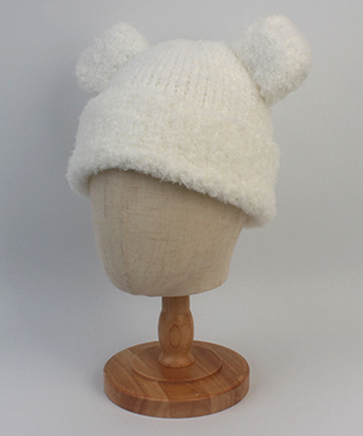 유니버셜 케미스트리(UNIVERSAL CHEMISTRY) Bear Knit White Beanie 베어비니