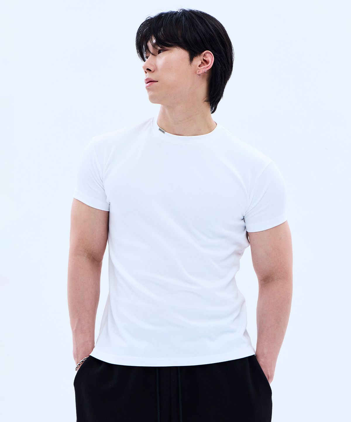 미학(MIHAK) 메탈 클립 머슬핏 티셔츠 (WHITE)